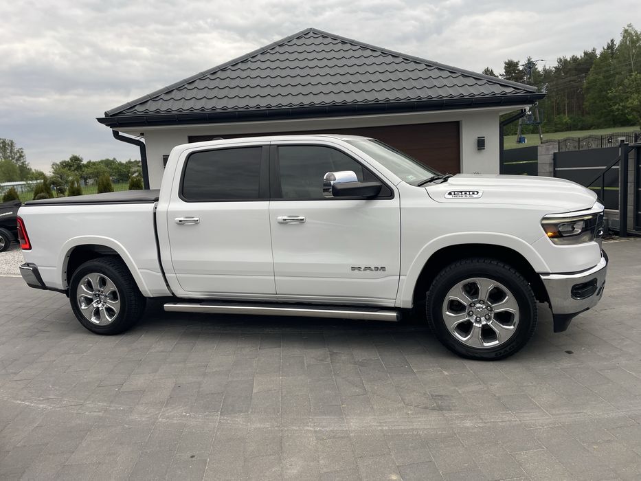 Dodge Ram 1500 5.7Lpg Laramie radio 12” 58tys km hak full led asystent