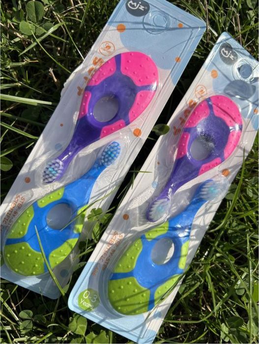 Зубна щітка дитяча