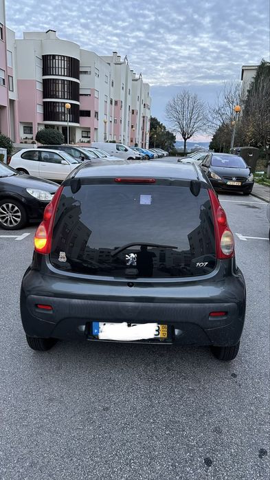 Peugeot 107 - 2006 | Gasolina | Económico e Fiável