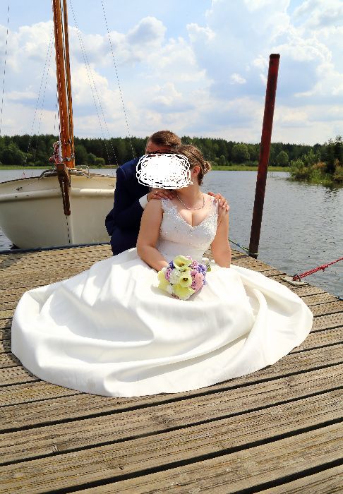 Suknia ślubna materiał mikado