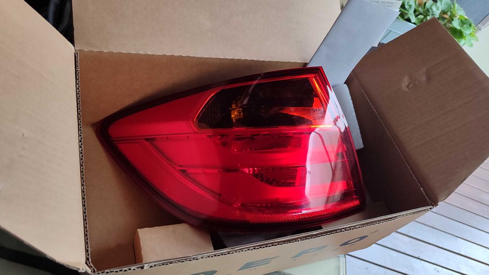 Farolim traseiro externo esquerdo BMW 320d NOVO