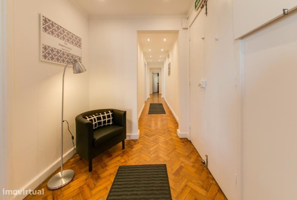 Quarto - localizado em Picoas Lisbon