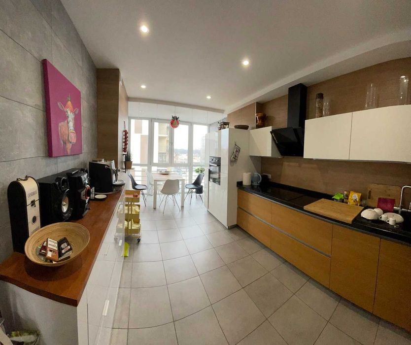 Продаж  4х.кімн. квартири 132м²   вул.Метрологічна ФЕОФАНІЯ