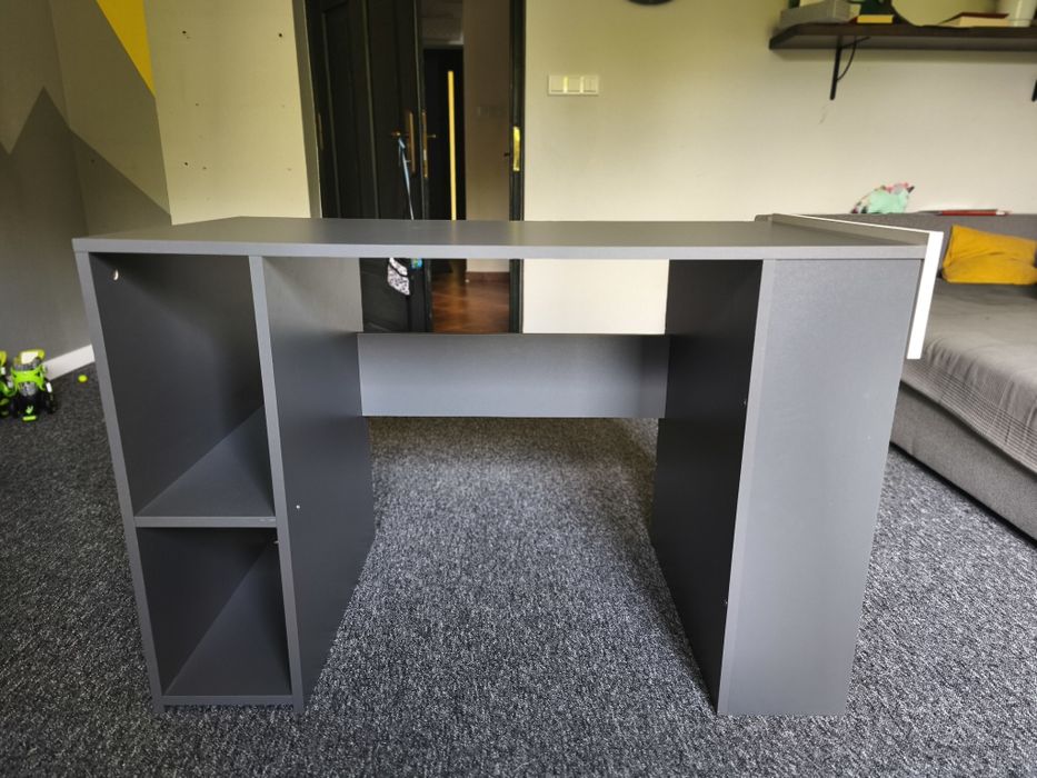 2 nowe biurka MDF – jedno złożone, drugie zapakowane | 110×55×73 cm