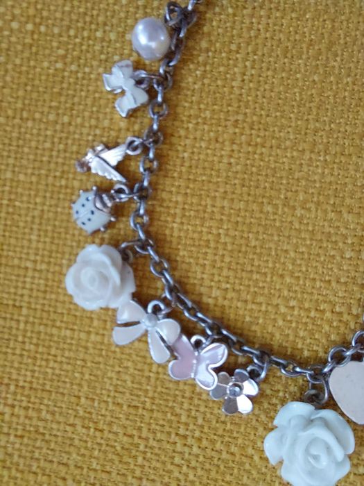 Bransoletka damska z zawieszkami