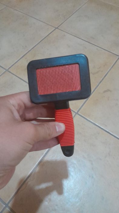 Escova para pelo de cão