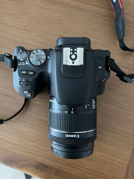 Máquina Fotográfica Canon EPS 200D + Objectiva + Acessolórios