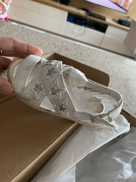 Продам сандали ugg