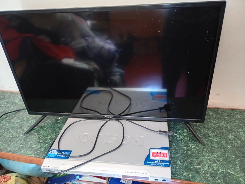 Телевізор Смарт TV та DVD