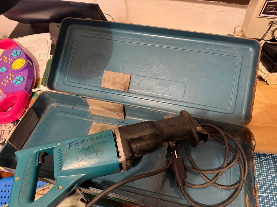 Makita JR3000 – serrote eletrico 540W + caixa