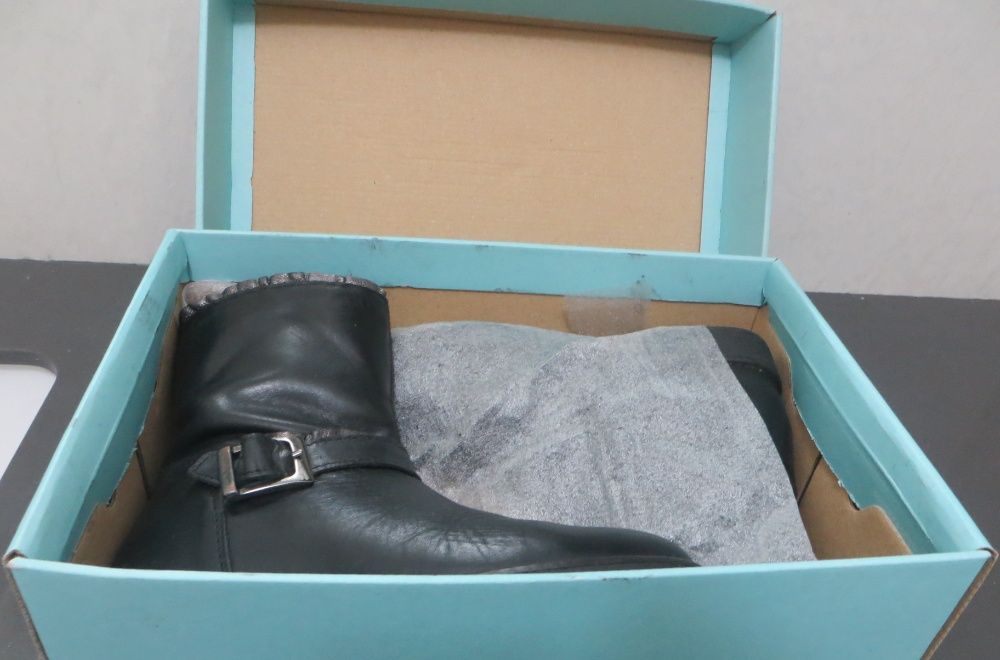 Botas Pele Genuína Nº 32 Fabricado Portugal, forradas tecido almofadad