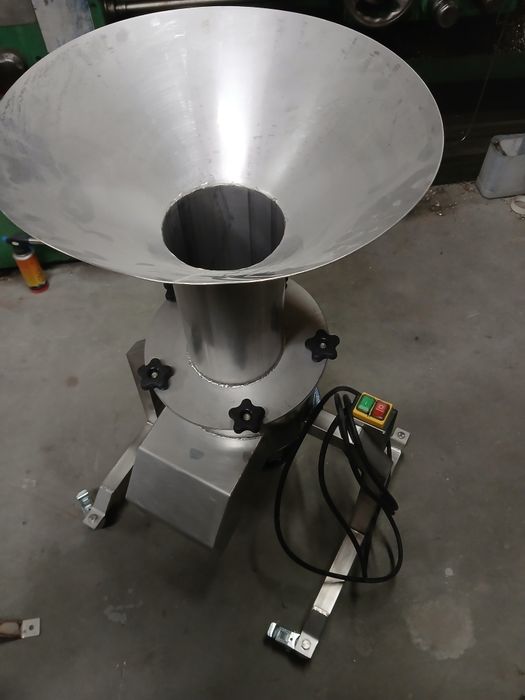 Rozdrabniacz do owoców i warzyw.