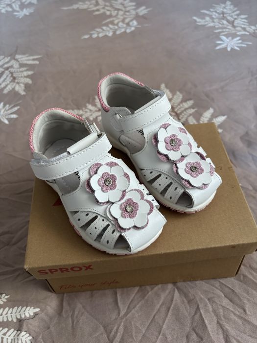 Дитячі босоніжки для дівчинки