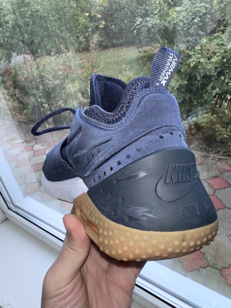 A00835 nike deals