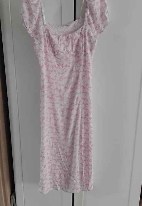 Sukienka must have midi
