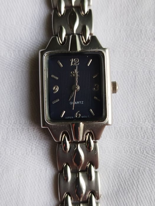 Наручний жіночий годинник вінтаж