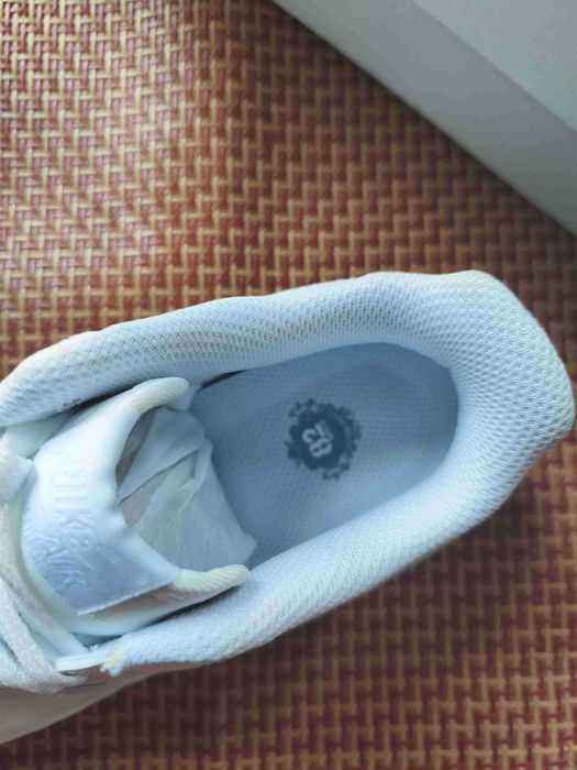 Białe trampki damskie marki Nike. Rozmiar 38