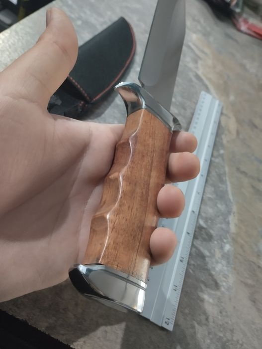 Nóż myśliwski drewniana rękojeść