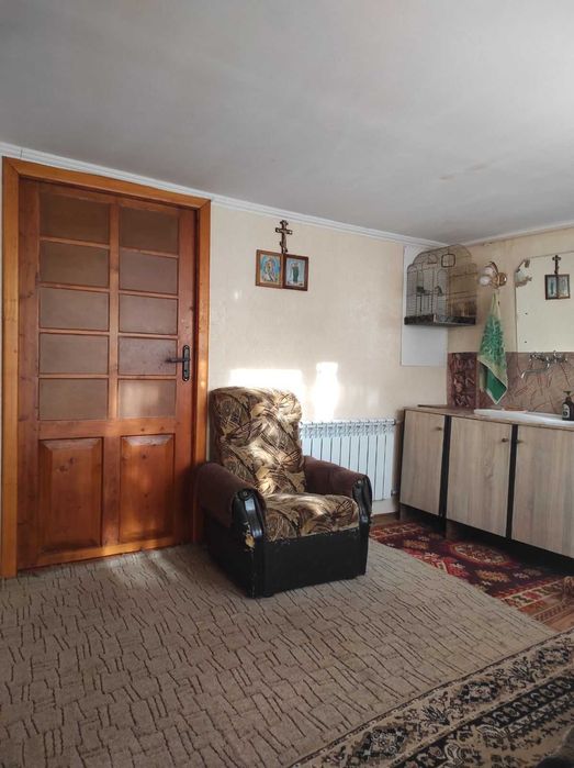 Добротный дом у границы города - в Латовке (Котовке)