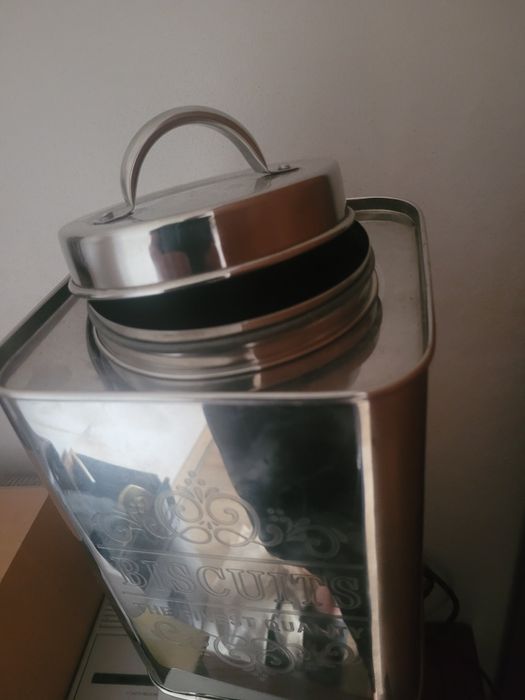 Szczelny pojemnik na ciastka, kawę lub zioła