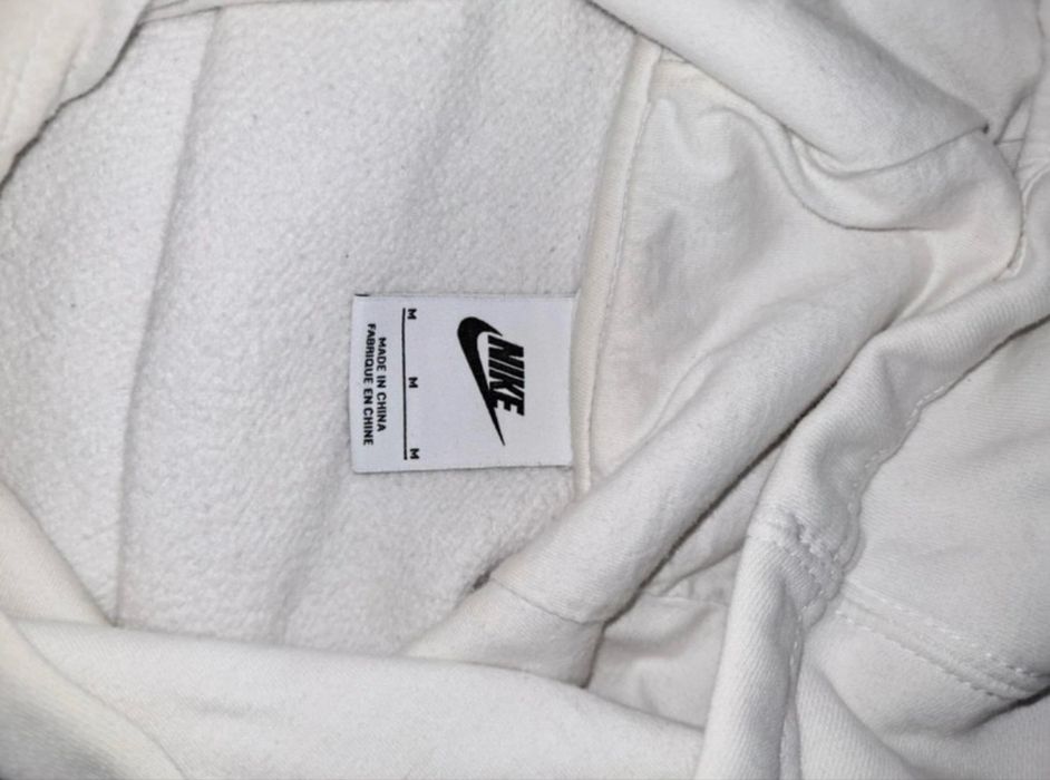 Biała Bluza Nike (rzadka kolekcja)