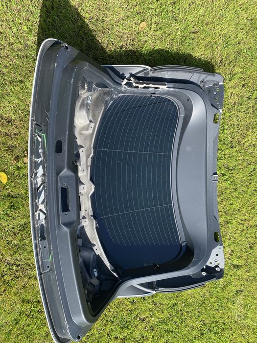 Скло кришки багажника Jaguar I-Pace