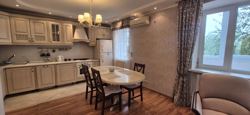 Продам 3-х комнатную, ул.Парковая,70м2, этаж газ