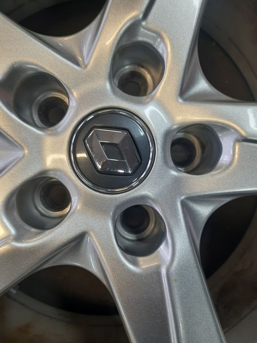 (08) Felgi 18" 5x114,3 ET 46 7,5j - Renault