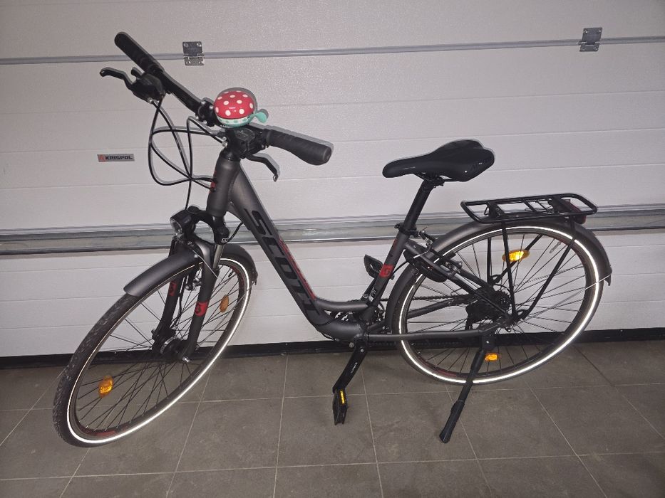 Damka Scott 28 cali. Miejski.