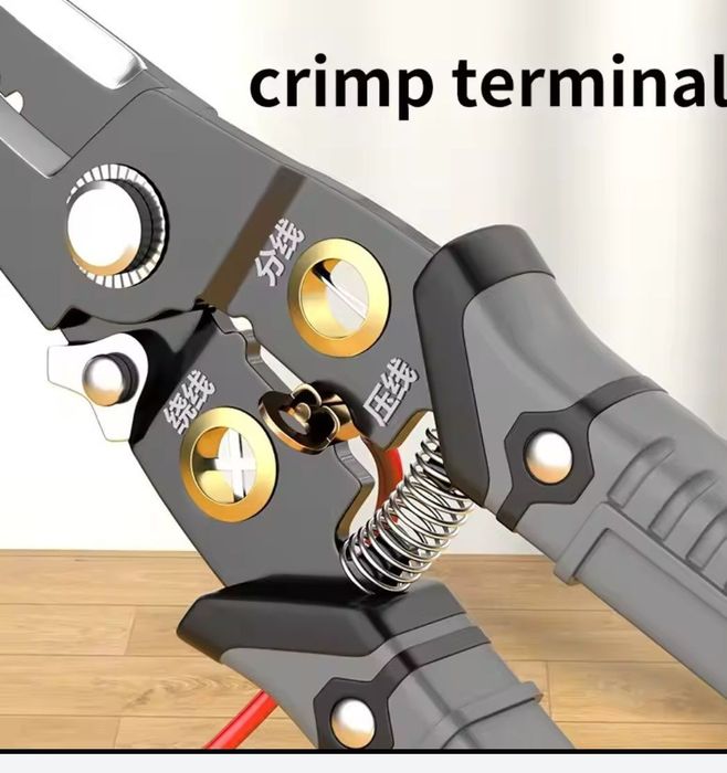 Многофункциональные клещи электрика