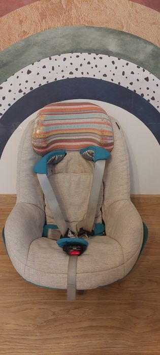Fotelik dziecięcy MAXI-COSI pod ISOFIX.