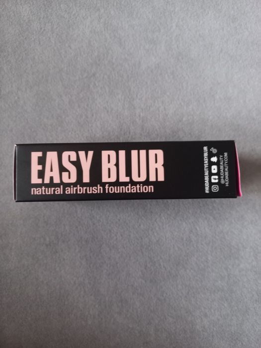 Huda beaty easy blur  podkład