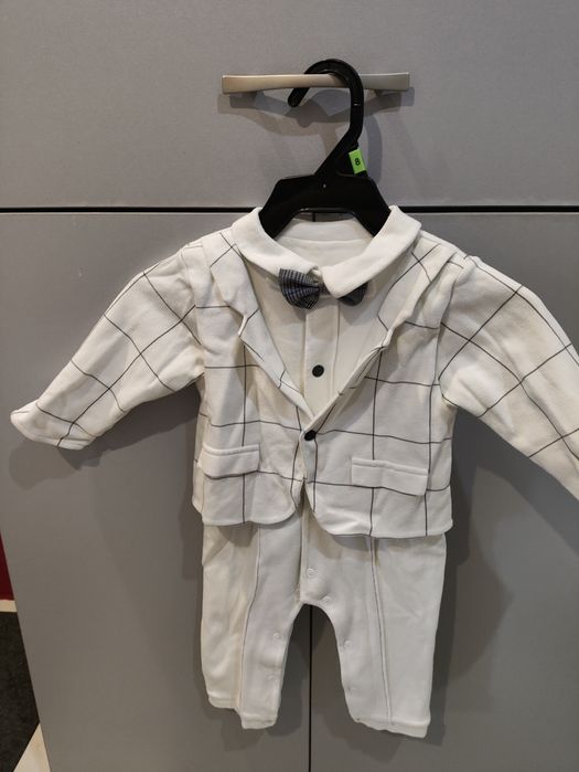 Святковий костюм для хлопчика.