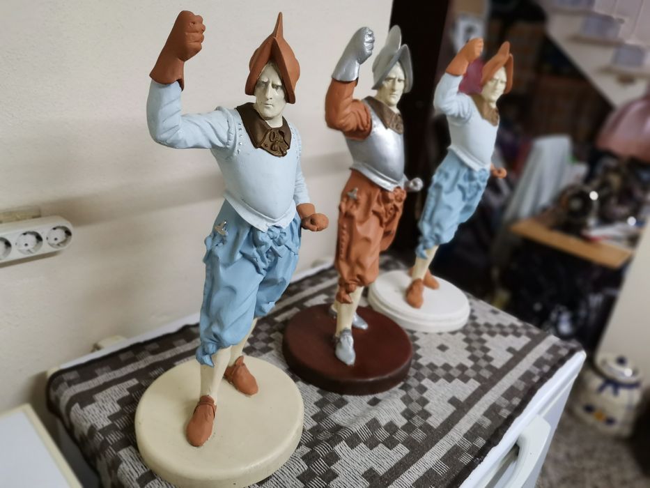 Estatuetas em Gesso.64409132452609120