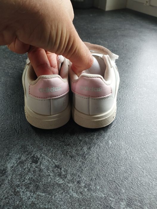 Sprzedam trampki Adidas nr 25