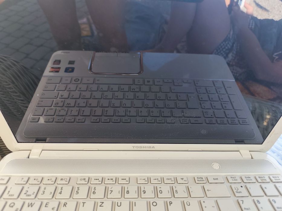Laptop Toshiba satellite  l850D