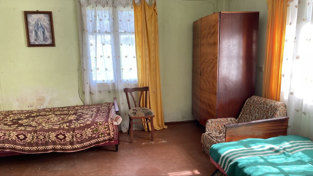 Продається цегляний будинок з комунікаціями