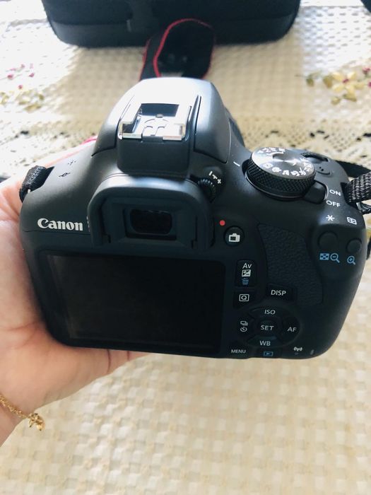 Conjunto Câmera Fotográfica Canon EOS 2000D