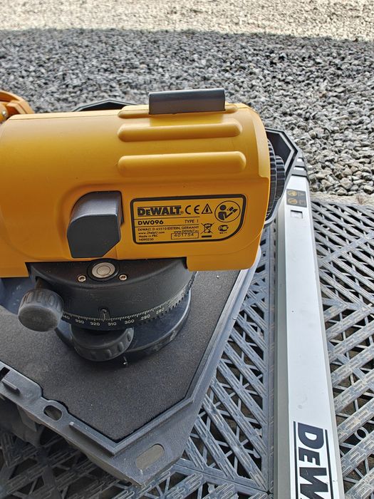 Niwelator optyczne DeWalt DW096