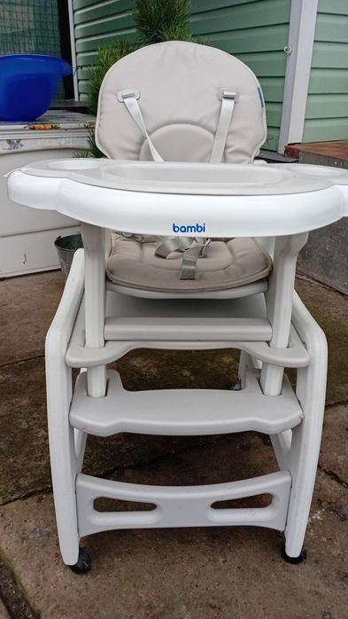 Стілець для годування