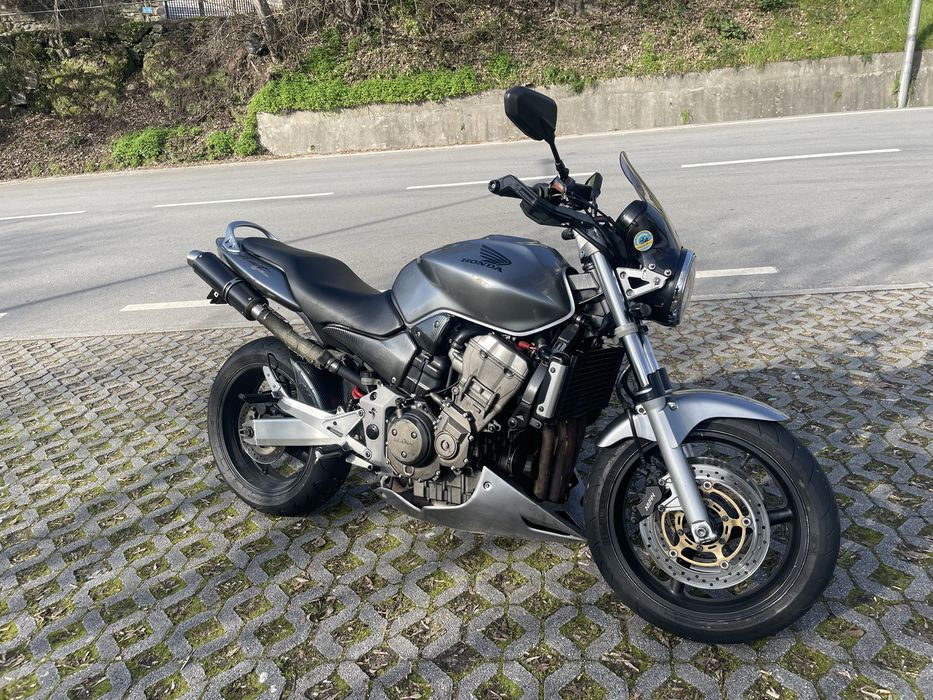 Honda Hornet 900 com varios extras