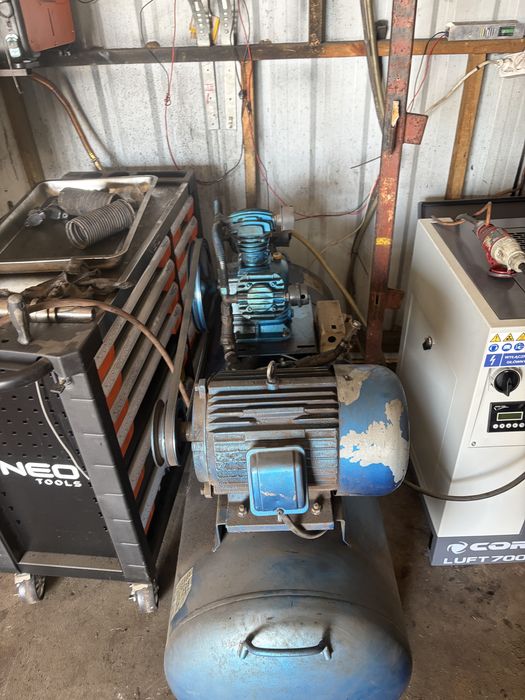 Kompresor spreżarka 3tlkokowa 300l sprawna nowy kompresor