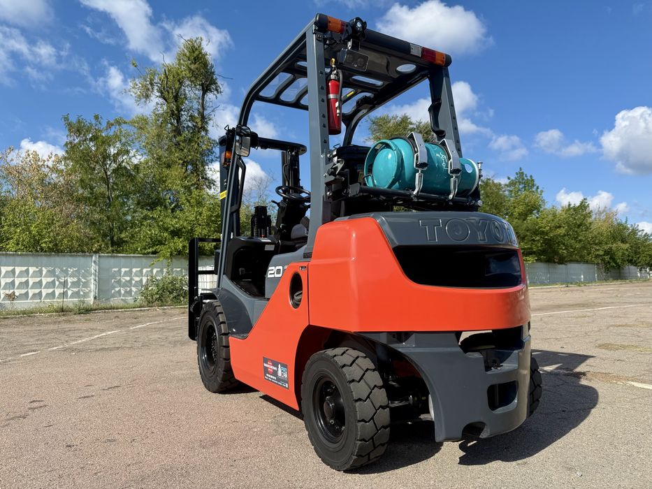 Навантажувач вилковий з вагами TOYOTA02-8FG20 вилочный погрузчик, кара