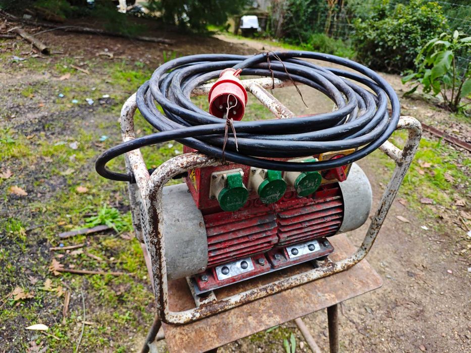 Motor de alta frequência para vibrador de betão