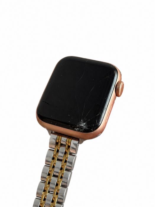 Apple Watch SE (44 e 40)