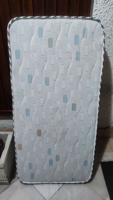 Cama de grade zippy + colchão