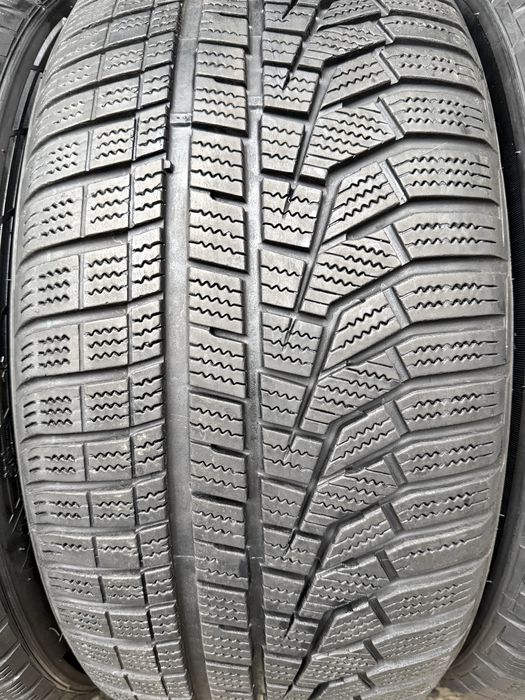 Зимові шини 225/50 R17 Hankook Winter Icept Evo 2 4шт.