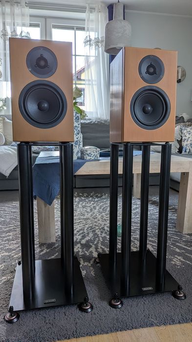 Linn Tukan monitory
