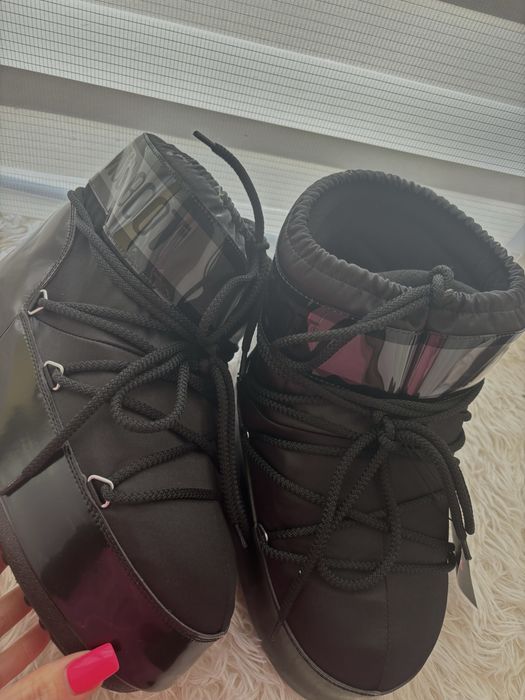 Продам Moon boot