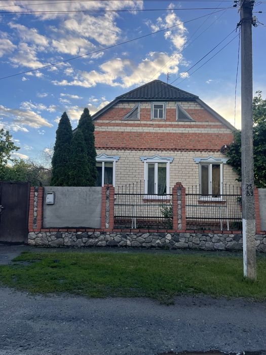 Продаж будинку м. Валки